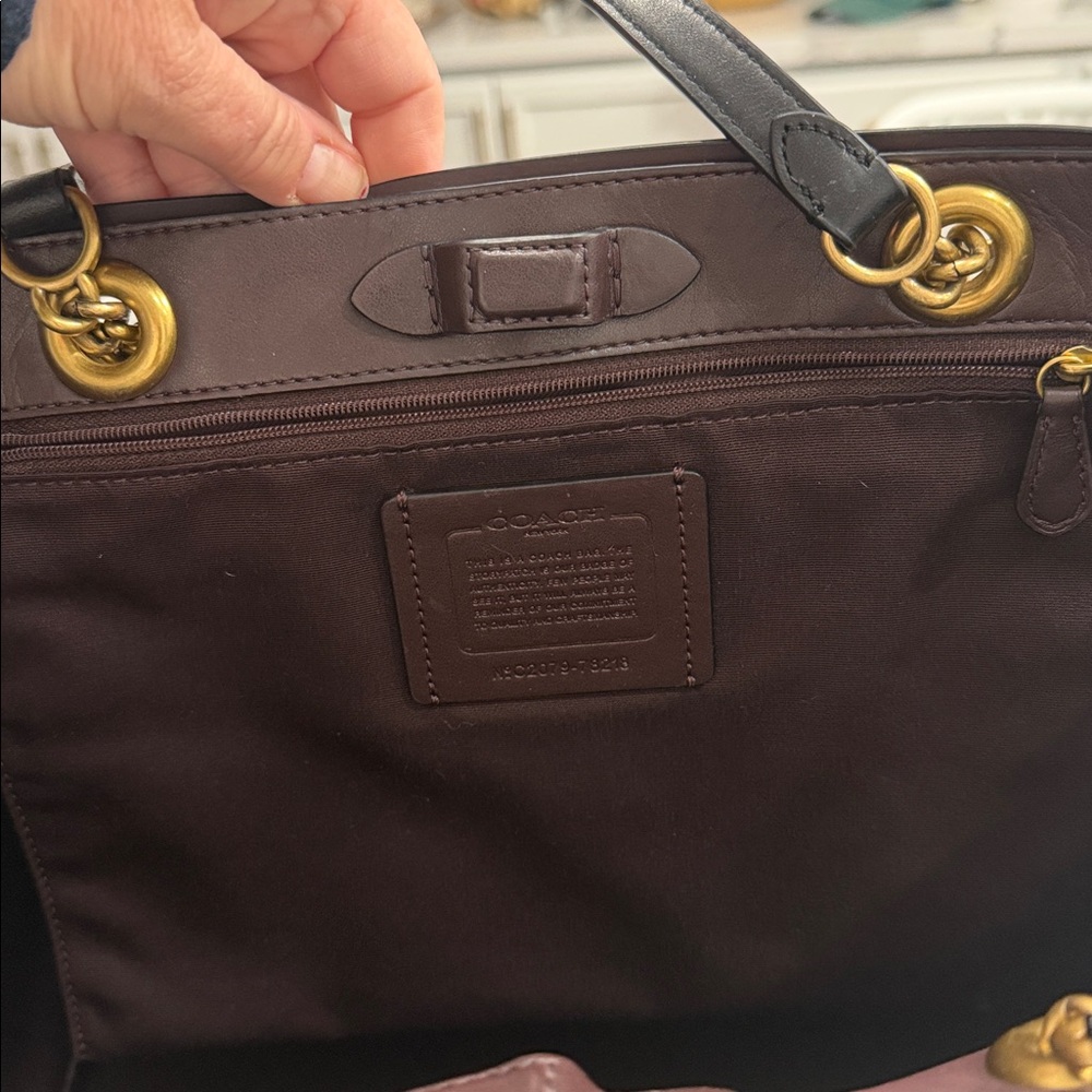 Coach Signature Chain Central Tote Black Leather - Picture 8 of 10